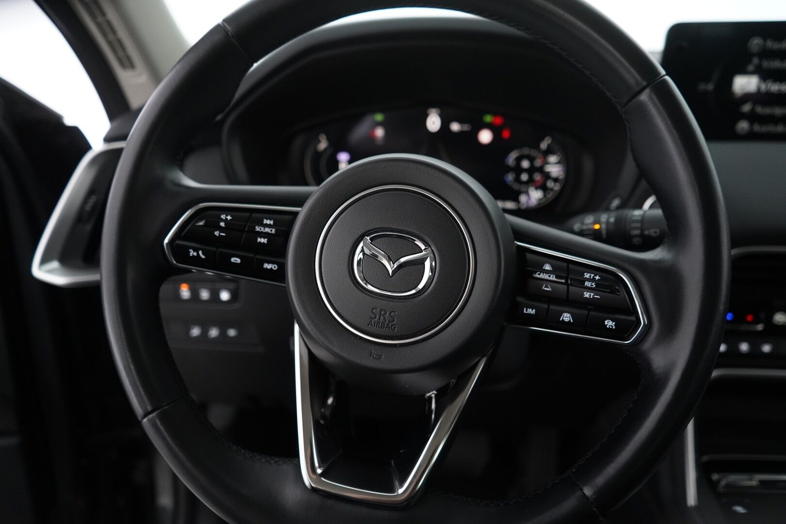 Mazda CX-60 2023 2.5 PHEV 8AT AWD Homura Comfort *ACC / Kamera / BLIS / HUD / Keyless* - 3,99 % KORKOTARJOUS TÄHÄN AUTOON - 1.om Suomi-auto / Merkkihuoltohistoria / Myydään juuri huollettuna / Kahdet renkaat alumiinivantein