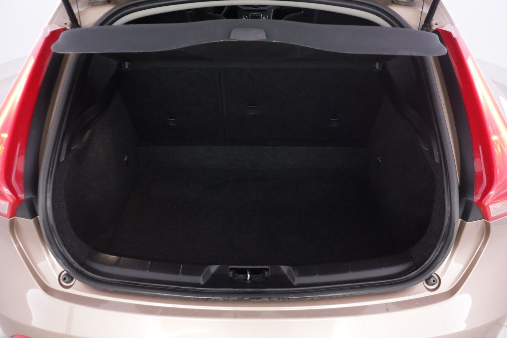 Volvo V40 2014 D2 Business aut - YritysOutlet - Myydään vain yrityksille