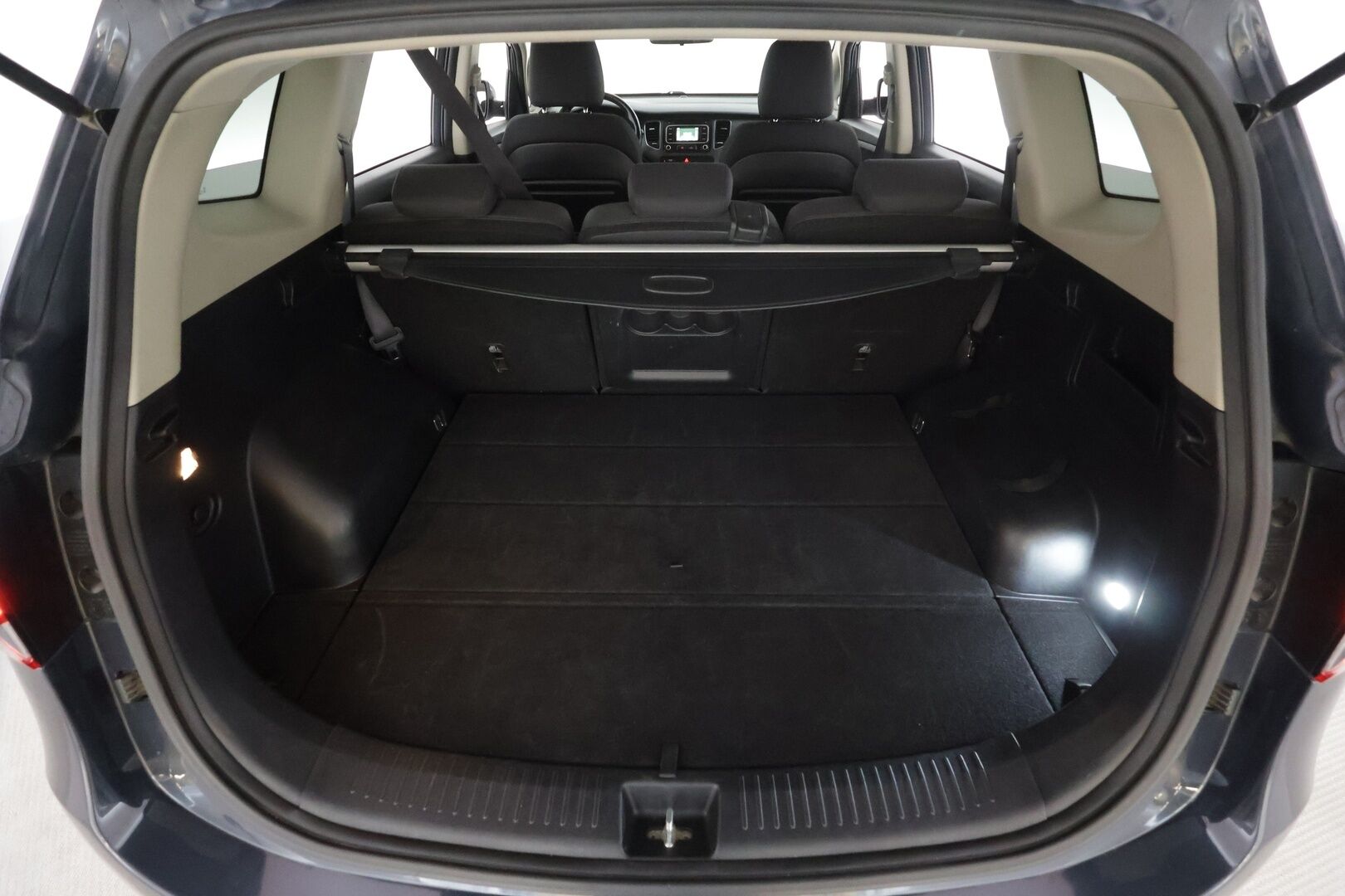 Kia Carens 2015 1,6 ISG Family Edition EcoDynamics 5P * Vakkari / P.tutka / Lohko+SIsä / Ratinlämmitin / Bluetooth * - Suomi-auto / Kahdet renkaat aluvanteilla