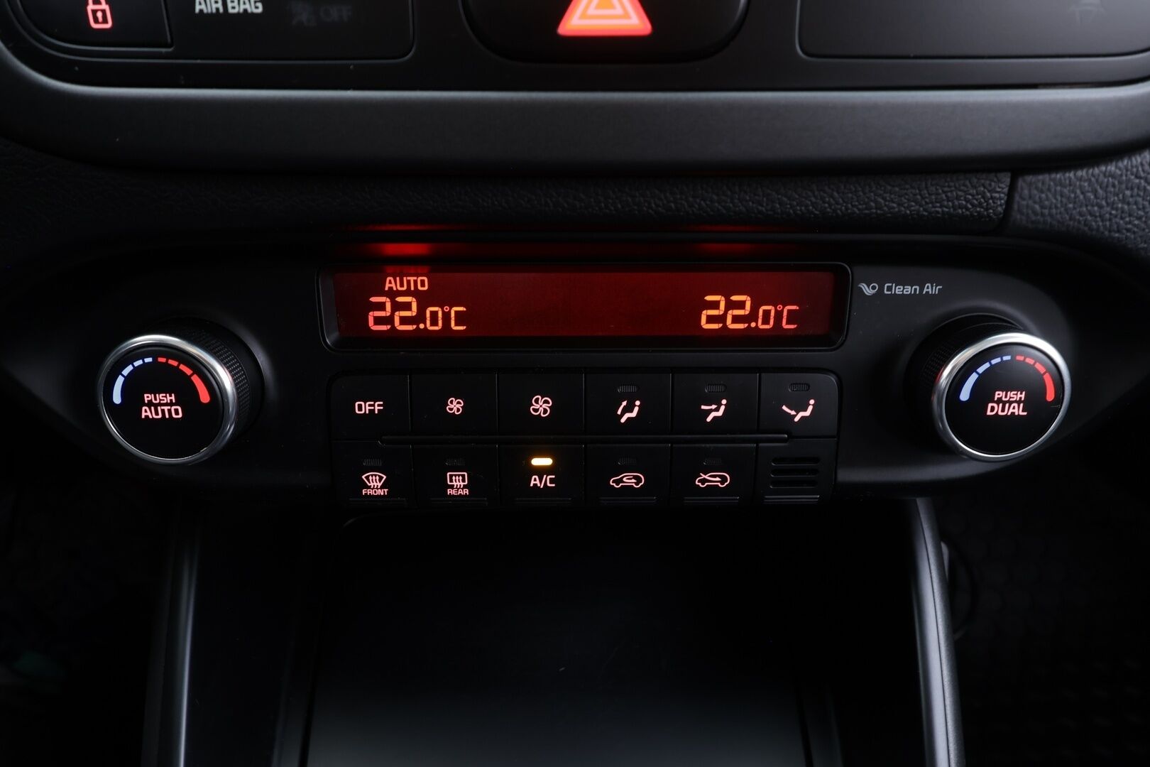 Kia Carens 2015 1,6 ISG Family Edition EcoDynamics 5P * Vakkari / P.tutka / Lohko+SIsä / Ratinlämmitin / Bluetooth * - Suomi-auto / Kahdet renkaat aluvanteilla