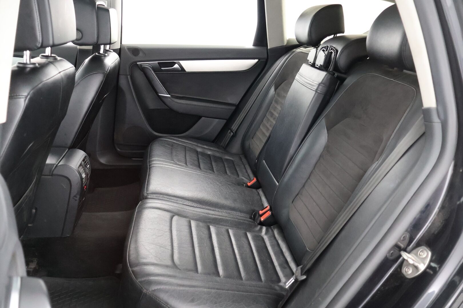 Volkswagen Passat 2015 Variant Highline 2,0 TDI 103 kW (140 hv) BlueMotion Technology DSG-automaatti - YritysOutlet - Myydään vain yrityksille