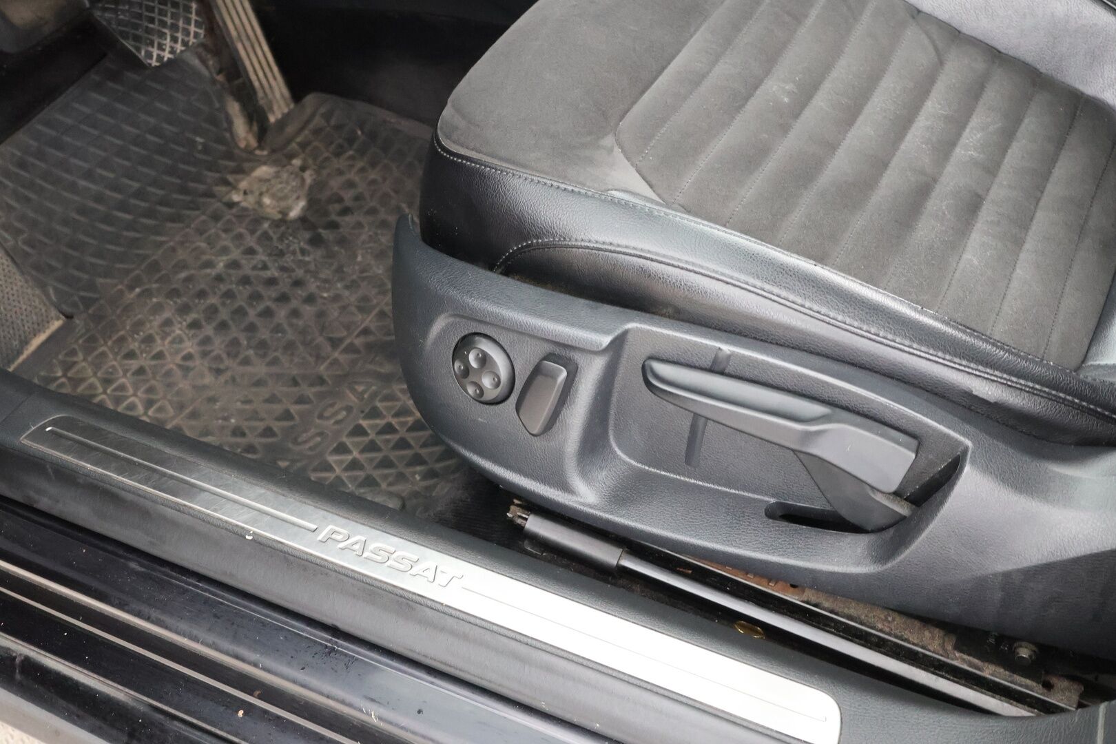 Volkswagen Passat 2015 Variant Highline 2,0 TDI 103 kW (140 hv) BlueMotion Technology DSG-automaatti - YritysOutlet - Myydään vain yrityksille