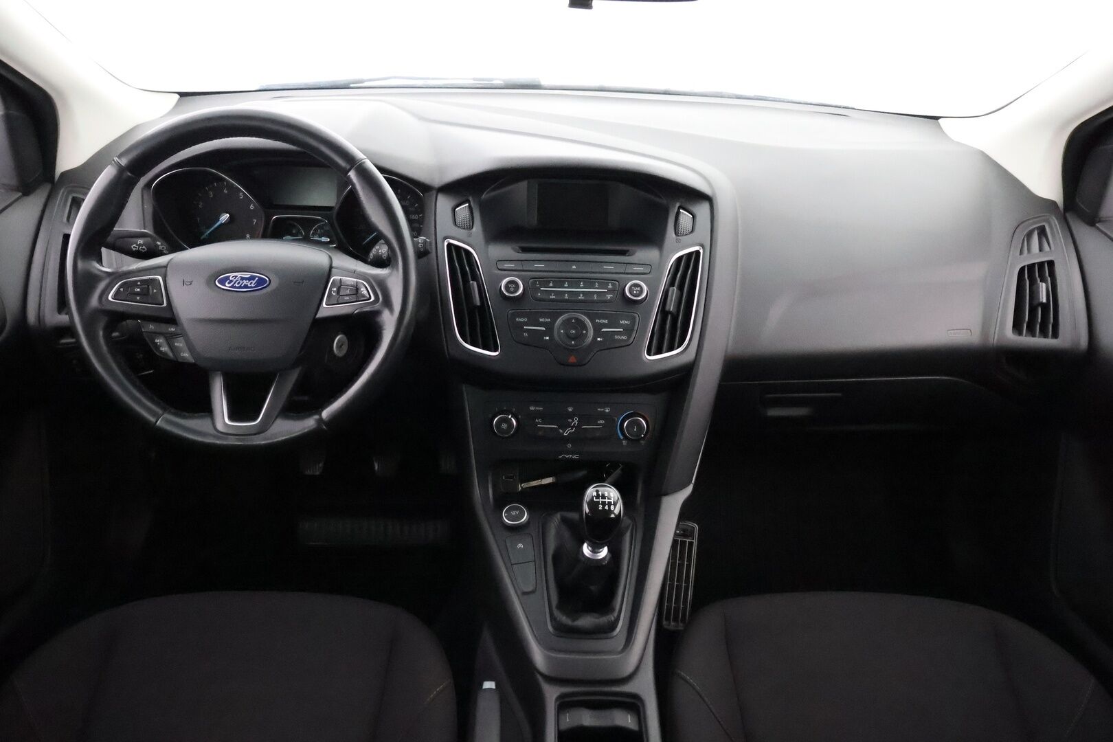 Ford Focus 2015 1,0 EcoBoost 125 hv Start/Stop M6 Trend Wagon - Suomiauto / Merkkihuollettu / Vakkari / Lämmitettävä Tuulilasi / Metalliväri / Juuri tullut Tampereelle!