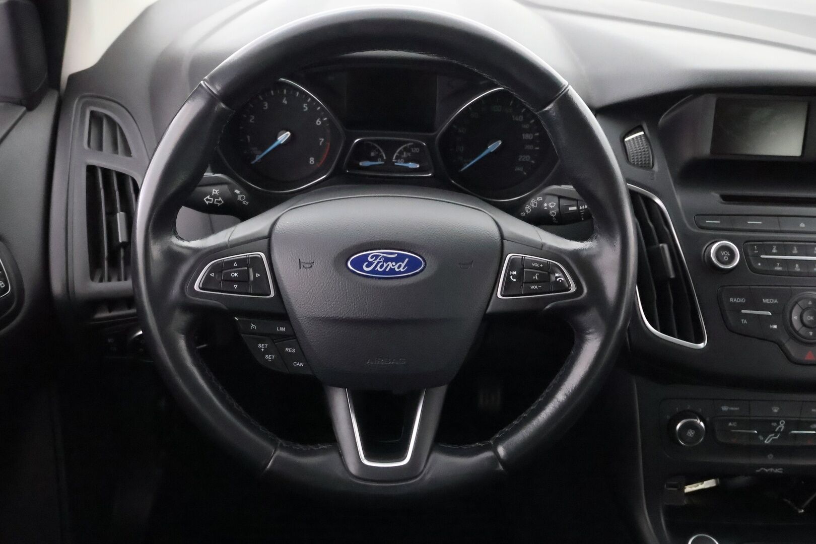 Ford Focus 2015 1,0 EcoBoost 125 hv Start/Stop M6 Trend Wagon - Suomiauto / Merkkihuollettu / Vakkari / Lämmitettävä Tuulilasi / Metalliväri / Juuri tullut Tampereelle!