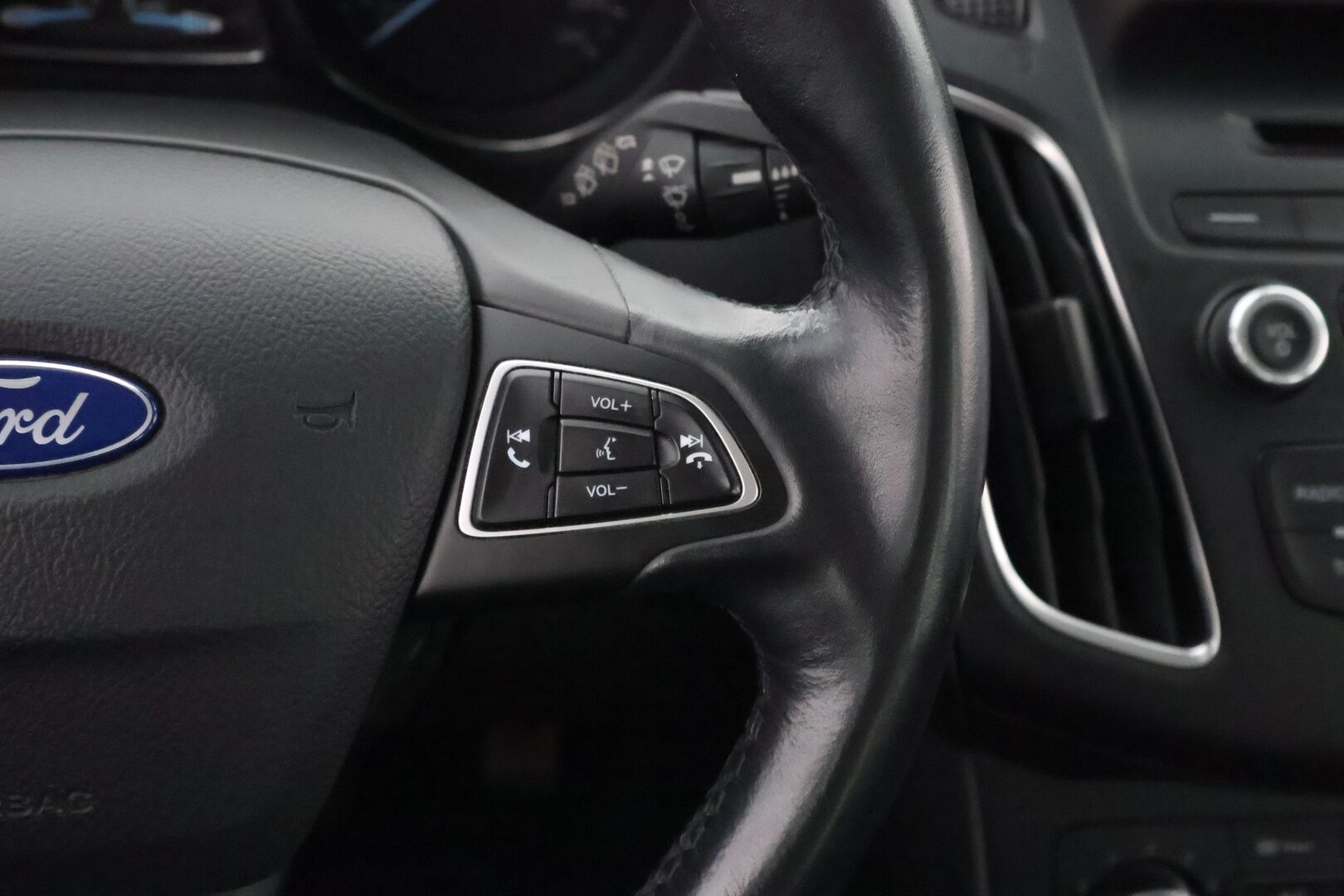 Ford Focus 2015 1,0 EcoBoost 125 hv Start/Stop M6 Trend Wagon - Suomiauto / Merkkihuollettu / Vakkari / Lämmitettävä Tuulilasi / Metalliväri / Juuri tullut Tampereelle!