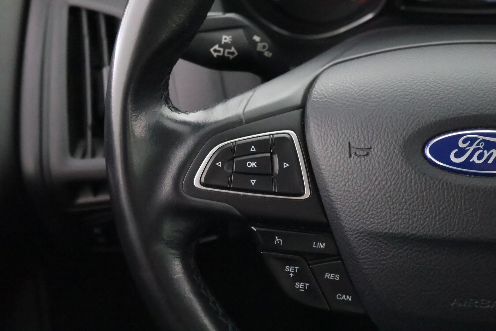 Ford Focus 2015 1,0 EcoBoost 125 hv Start/Stop M6 Trend Wagon - Suomiauto / Merkkihuollettu / Vakkari / Lämmitettävä Tuulilasi / Metalliväri / Juuri tullut Tampereelle!