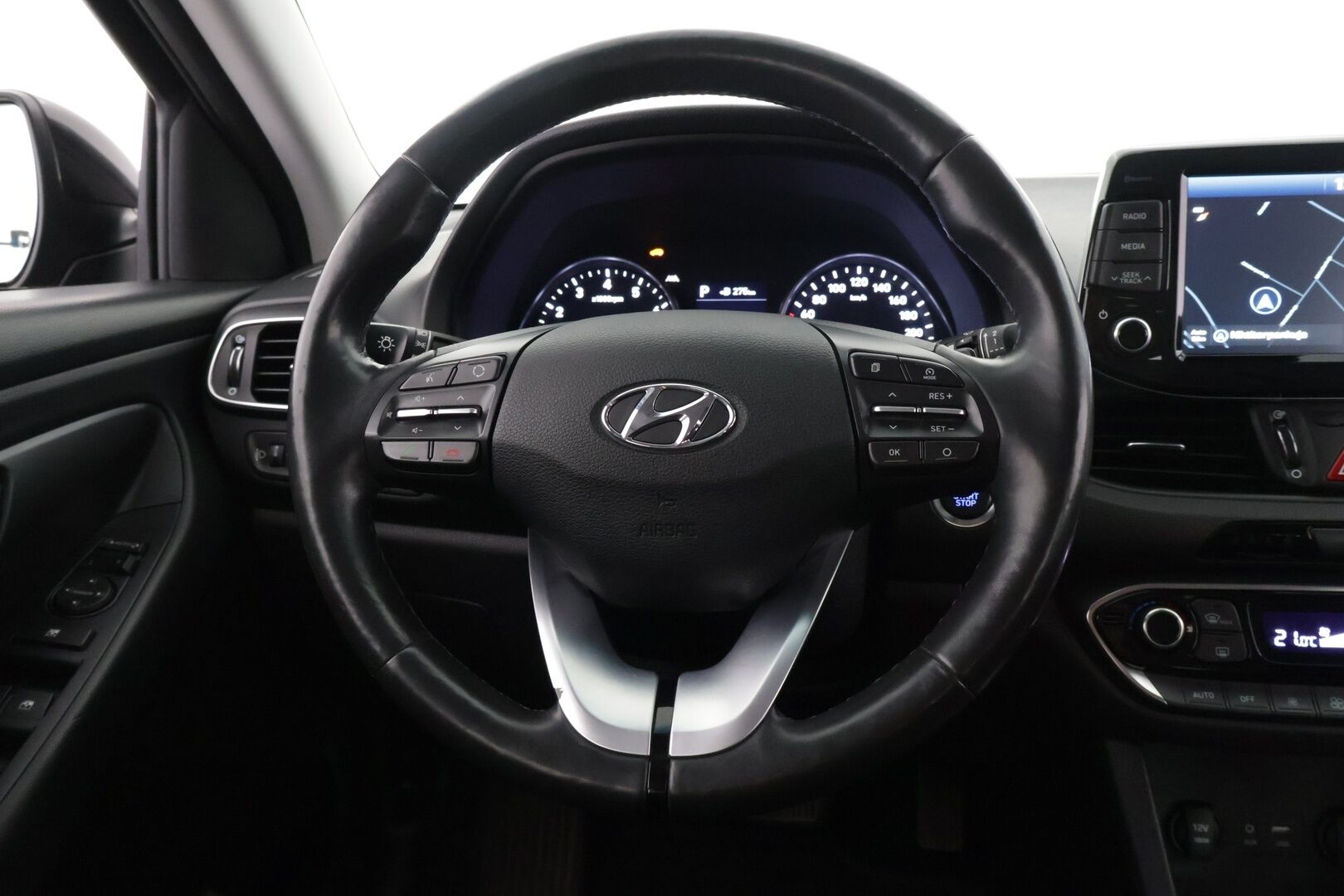 Hyundai I30 2018 Fastback 1,4 T-GDI 7DCT-aut Comfort - Peruutuskamera / Navigointi /  Vakkari / Lohkolämmitin / keyless go / Suomi-auto*