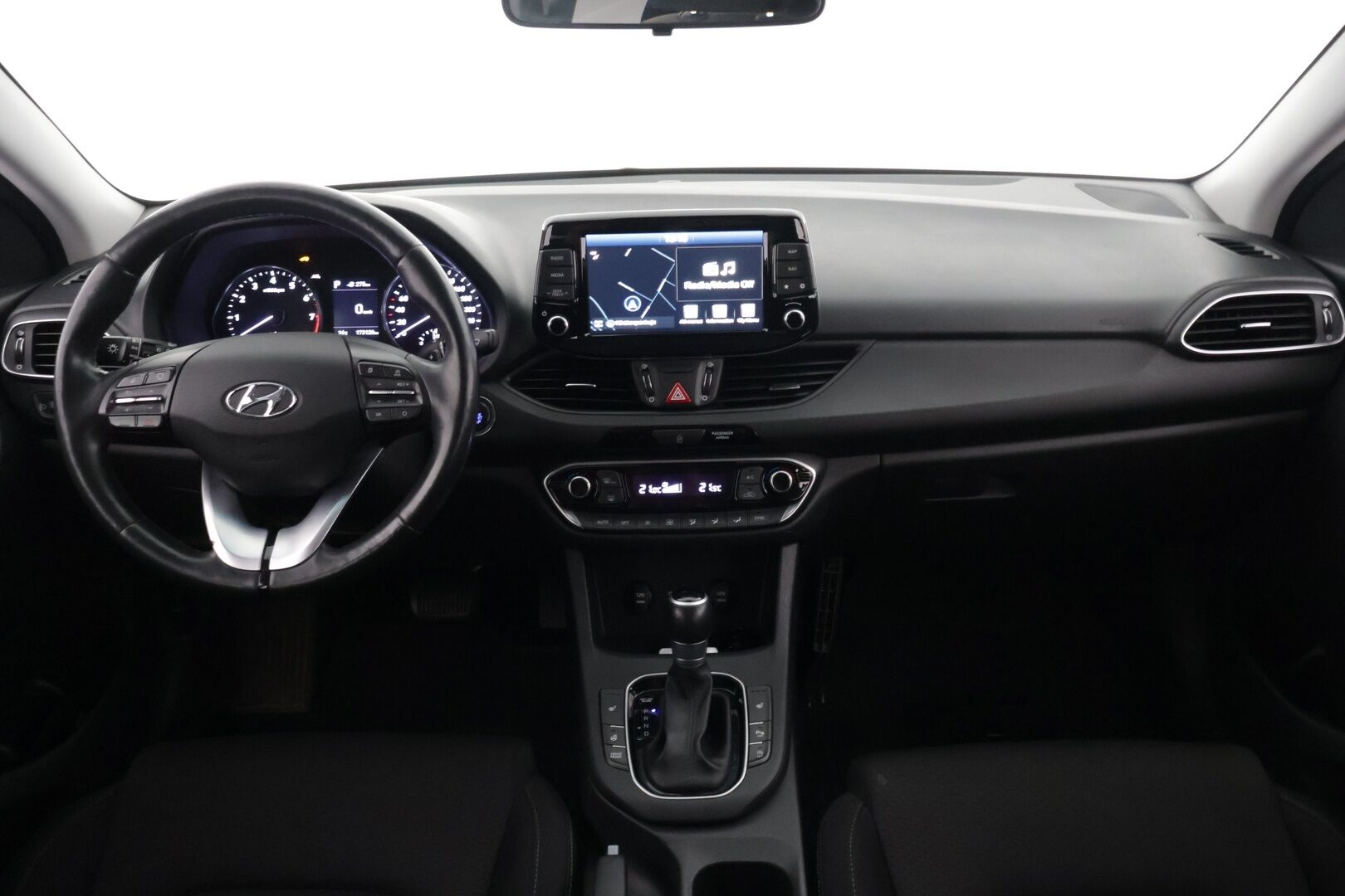 Hyundai I30 2018 Fastback 1,4 T-GDI 7DCT-aut Comfort - Peruutuskamera / Navigointi /  Vakkari / Lohkolämmitin / keyless go / Suomi-auto*