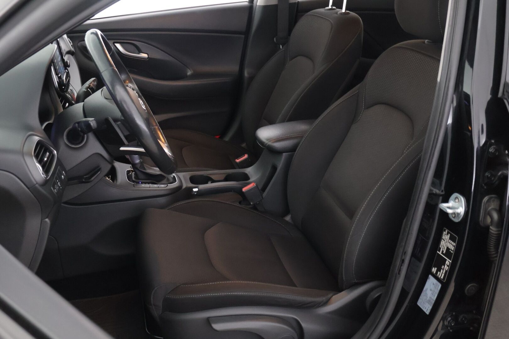 Hyundai I30 2018 Fastback 1,4 T-GDI 7DCT-aut Comfort - Peruutuskamera / Navigointi /  Vakkari / Lohkolämmitin / keyless go / Suomi-auto*