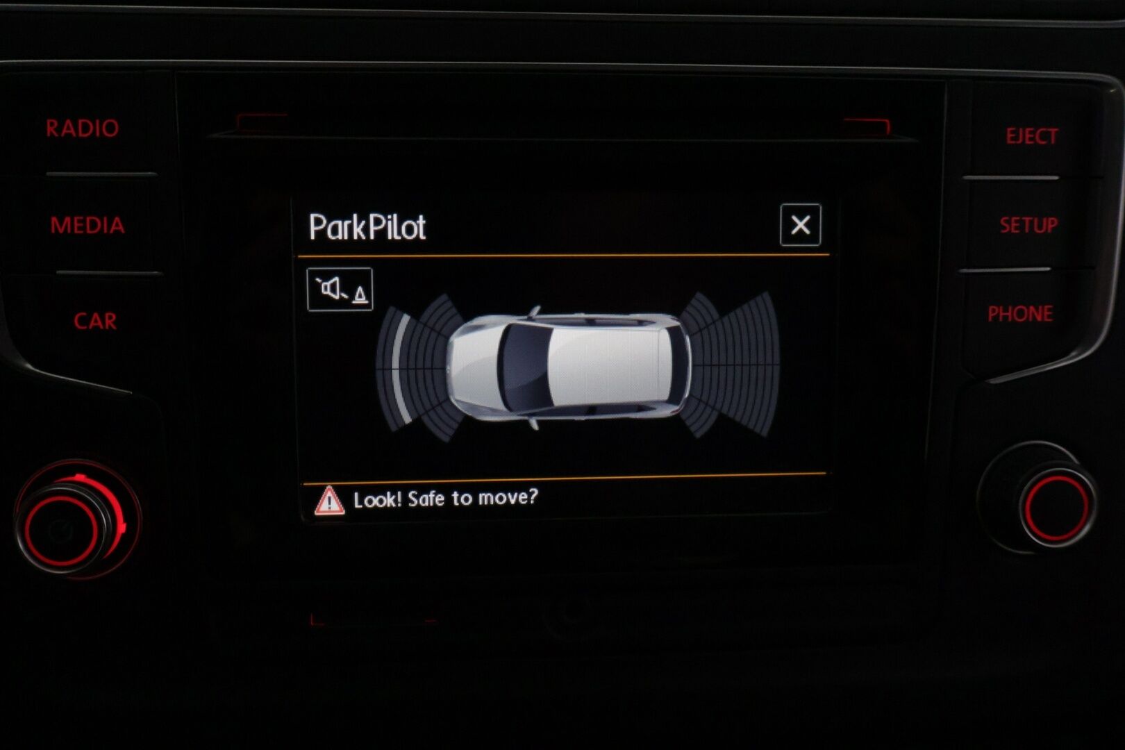 Volkswagen Polo 2015 Comfortline 1,2 TSI 66 kW (90 hv) BlueMotion Technology 4-ovinen - Suomi-auto | Facelift | Lohko+sisäp | Autom.ilmastointi | Vakkari | 2x hyvät renkaat vanteilla | Juuri huollettu ja vaihdettu jakohihna! | Siistikuntoinen yksilö!
