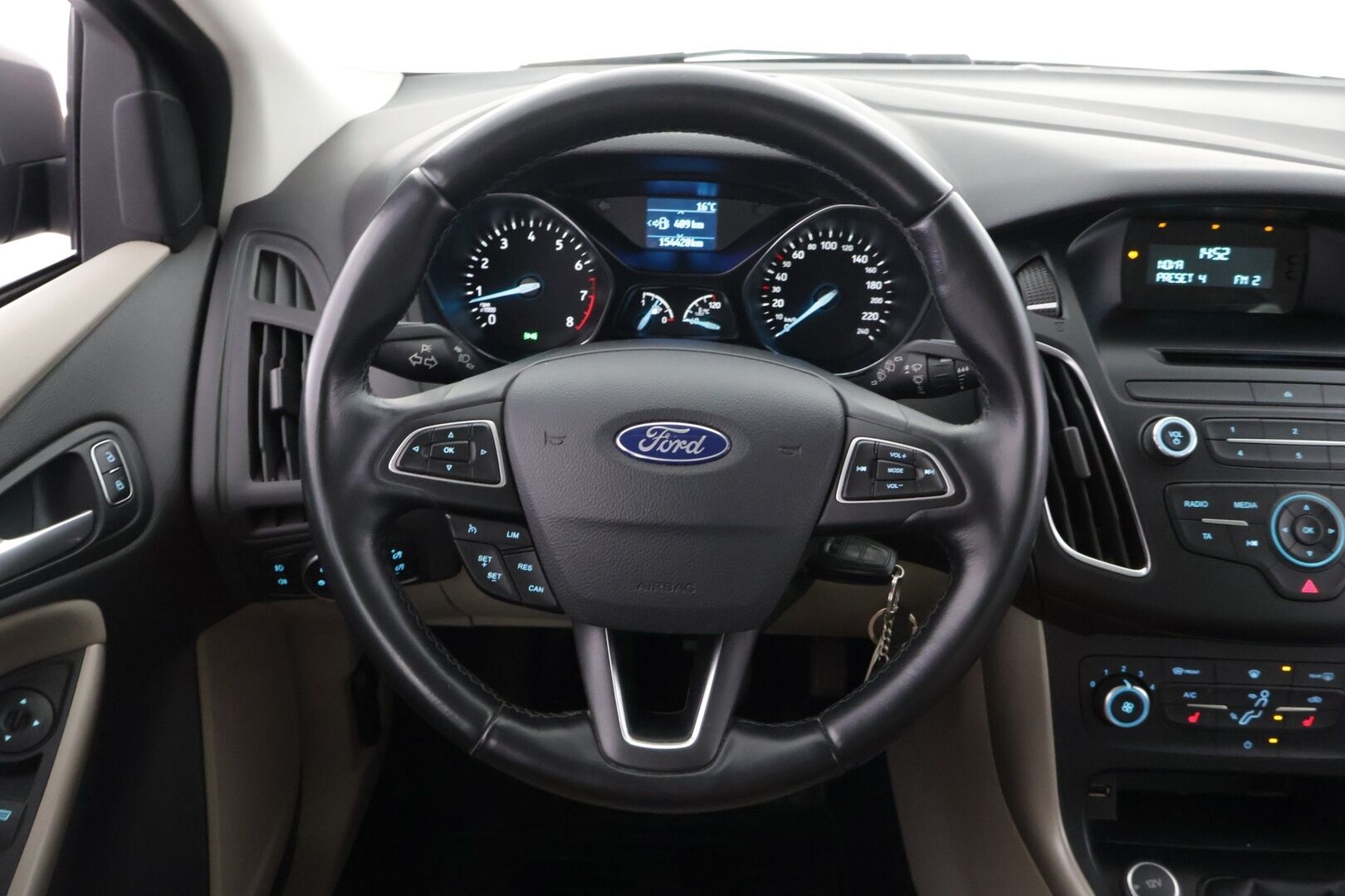 Ford Focus 2015 1,0 EcoBoost 125 hv Start/Stop M6 Trend Wagon - *Lohko / Tutkat / Lämmitettävä tuulilasi / Juuri katsastettu / Myydään Huutokaupat.com*