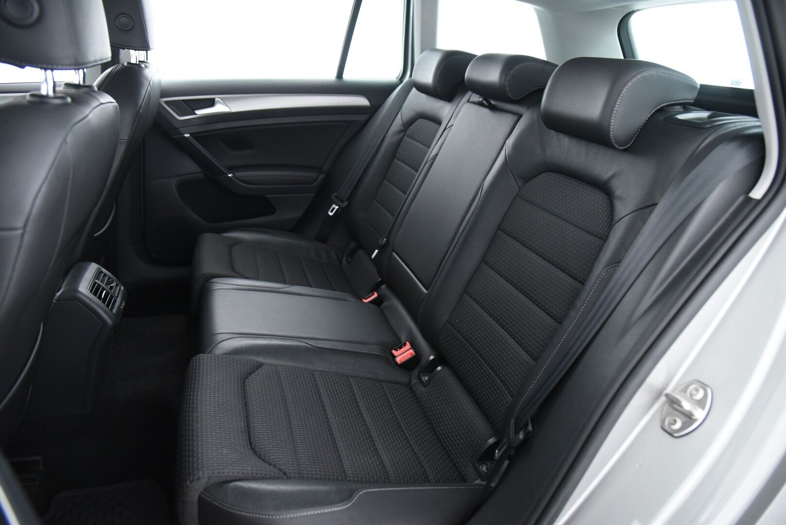 Volkswagen Golf 2015 Variant Comfortline Edition 40 1,4 TSI 90 kW (122 hv) BMT DSG-automaatti - 2-omisteinen Suomi-auto