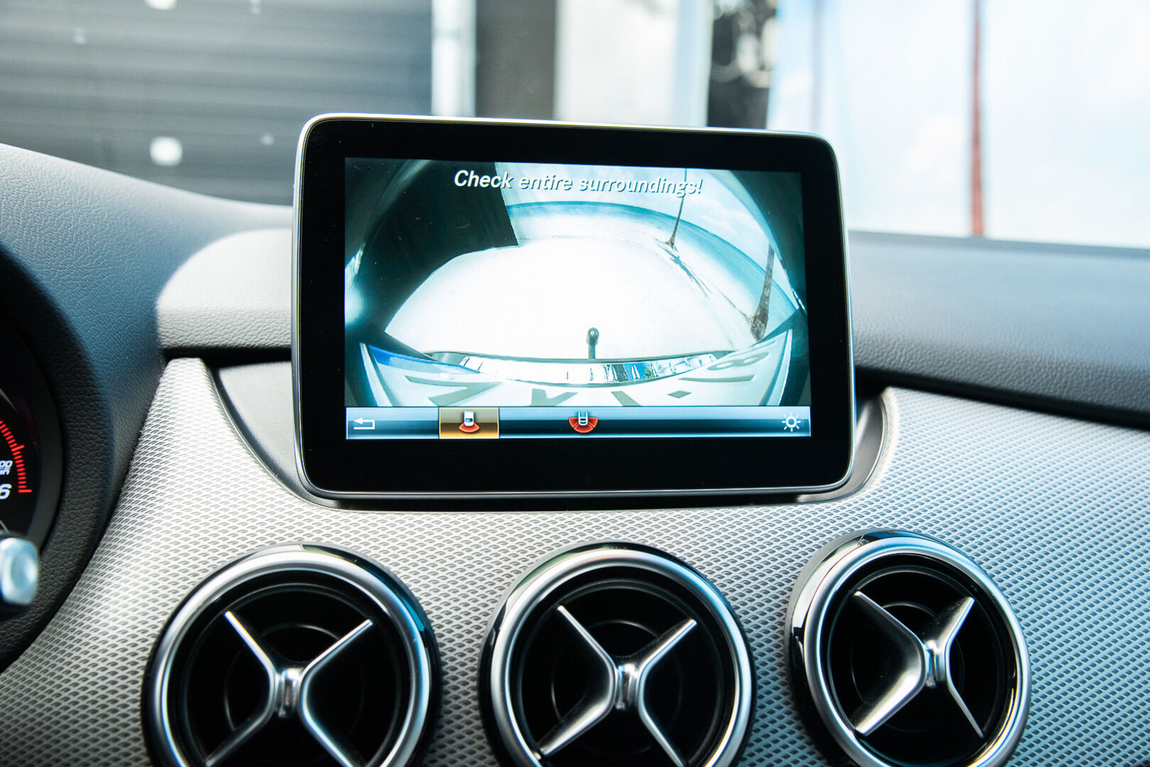 Mercedes-Benz B 2015 200 CDI 4Matic A Premium Business *Webasto / Kamera / Koukku / LED* - Suomi-auto / Kahdet renkaat vanteilla