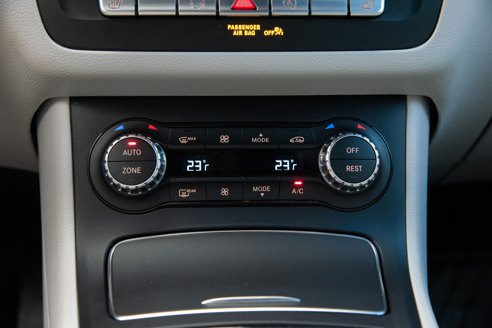 Mercedes-Benz B 2015 200 CDI 4Matic A Premium Business *Webasto / Kamera / Koukku / LED* - Suomi-auto / Kahdet renkaat vanteilla