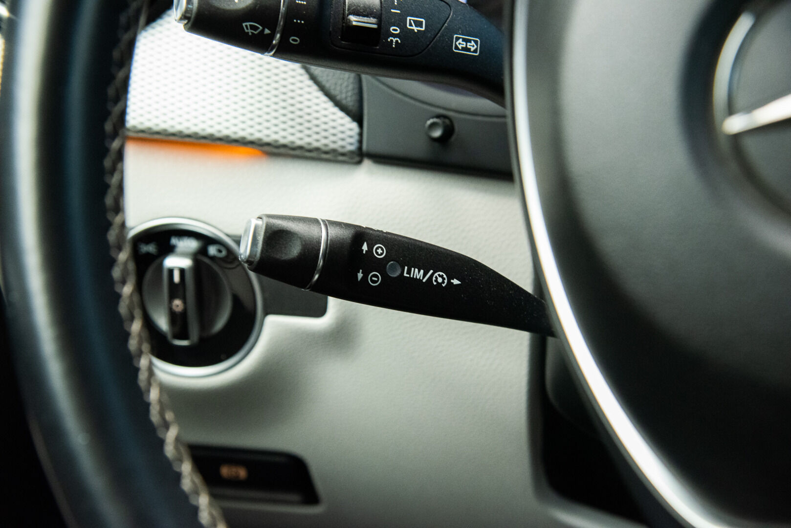 Mercedes-Benz B 2015 200 CDI 4Matic A Premium Business *Webasto / Kamera / Koukku / LED* - Suomi-auto / Kahdet renkaat vanteilla