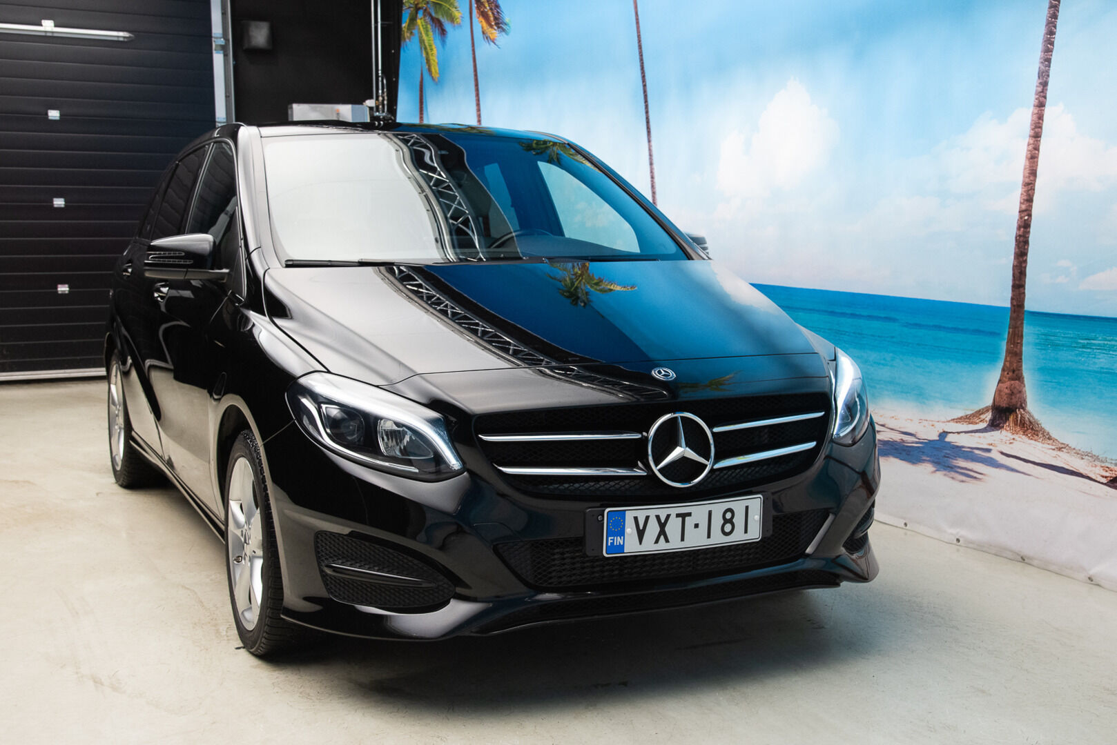 Mercedes-Benz B 2015 200 CDI 4Matic A Premium Business *Webasto / Kamera / Koukku / LED* - Suomi-auto / Kahdet renkaat vanteilla