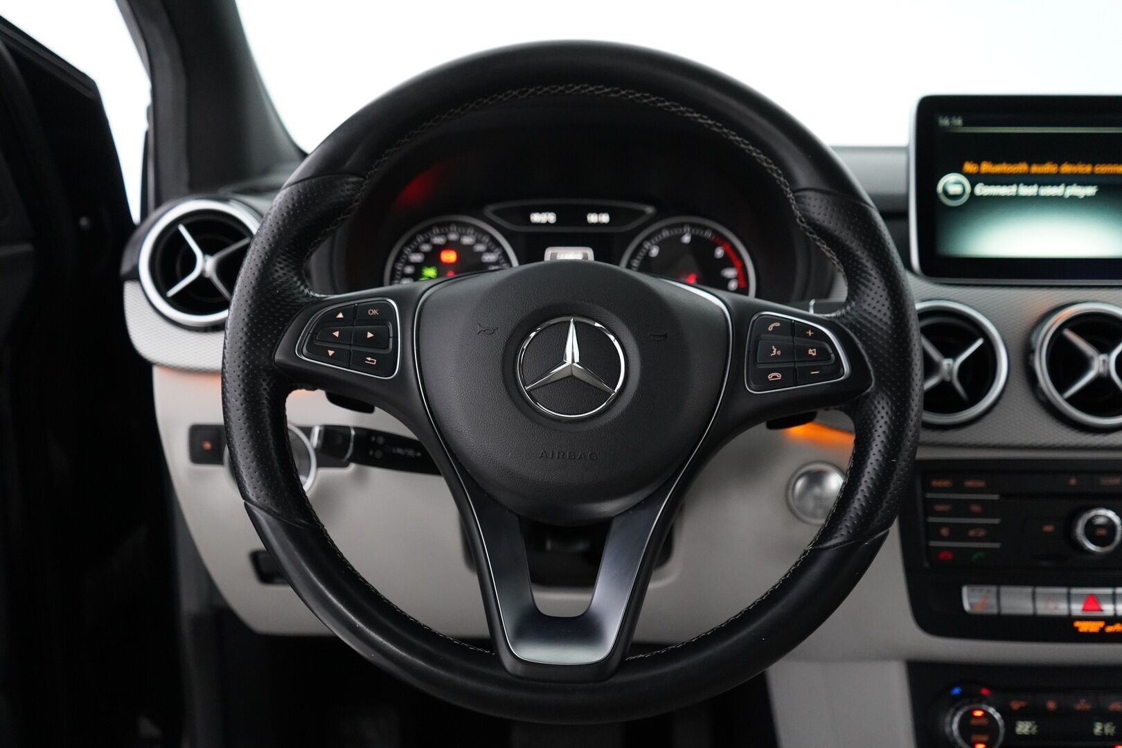 Mercedes-Benz B 2015 200 CDI 4Matic A Premium Business *Webasto / Kamera / Koukku / LED* - Suomi-auto / Juuri katsastettu / Kahdet hyvät renkaat vanteilla / Viimeisin huolto 146tkm