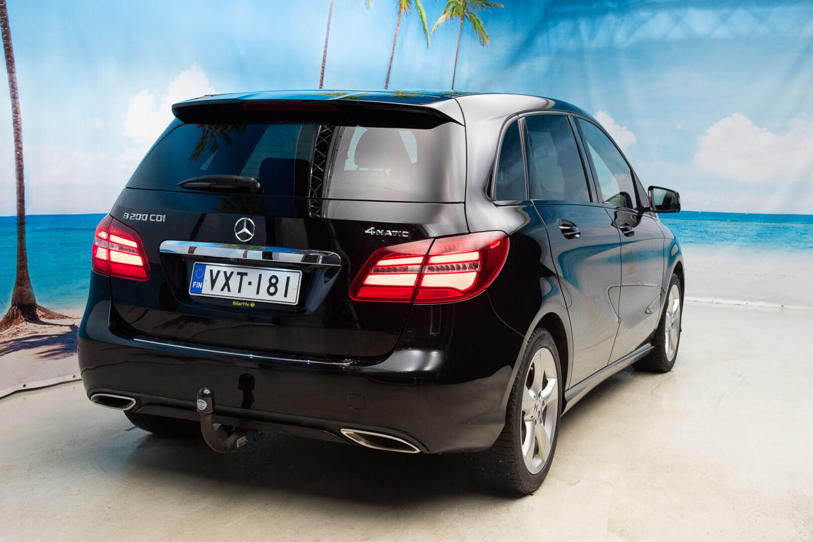 Mercedes-Benz B 2015 200 CDI 4Matic A Premium Business *Webasto / Kamera / Koukku / LED* - Suomi-auto / Kahdet renkaat vanteilla