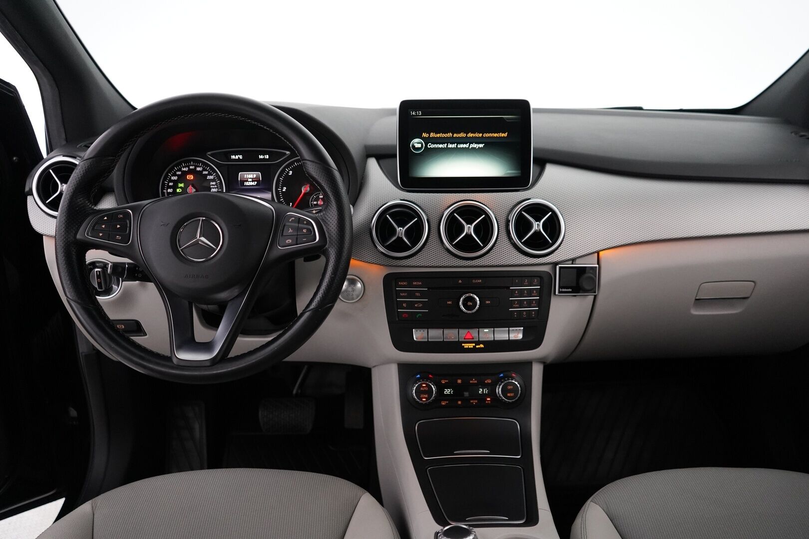 Mercedes-Benz B 2015 200 CDI 4Matic A Premium Business *Webasto / Kamera / Koukku / LED* - Suomi-auto / Juuri katsastettu / Kahdet hyvät renkaat vanteilla / Viimeisin huolto 146tkm