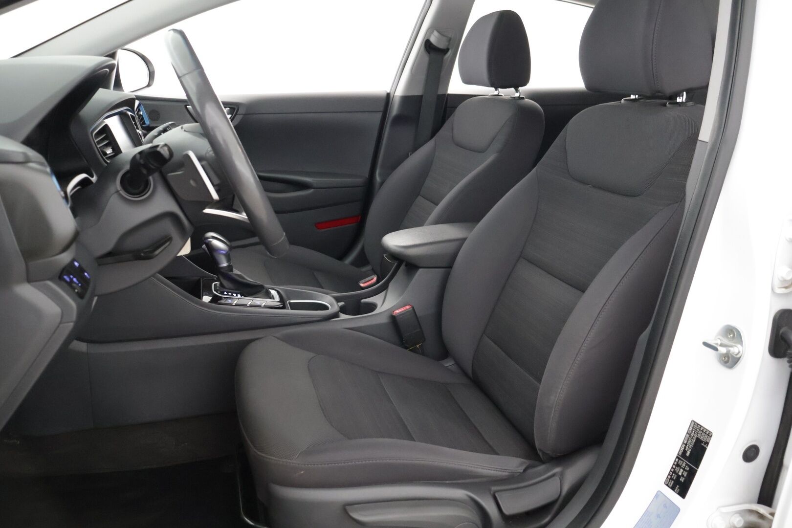 Hyundai IONIQ hybrid 2018 DCT Comfort * Adapt. Vakkari / P. Kamera / Läm.Ratti / Kaistavahti / Apple carplay / Android auto * - 2x Renkaat ja vanteet / Hyvä huoltohistoria / Suomi-auto *