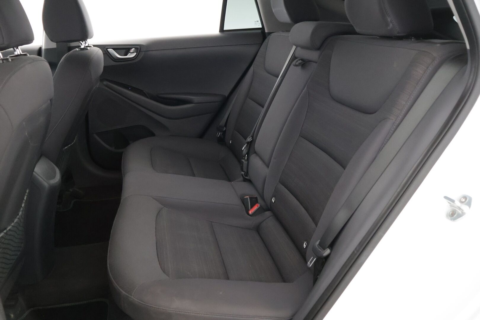 Hyundai IONIQ hybrid 2018 DCT Comfort * Adapt. Vakkari / P. Kamera / Läm.Ratti / Kaistavahti / Apple carplay / Android auto * - 2x Renkaat ja vanteet / Hyvä huoltohistoria / Suomi-auto *