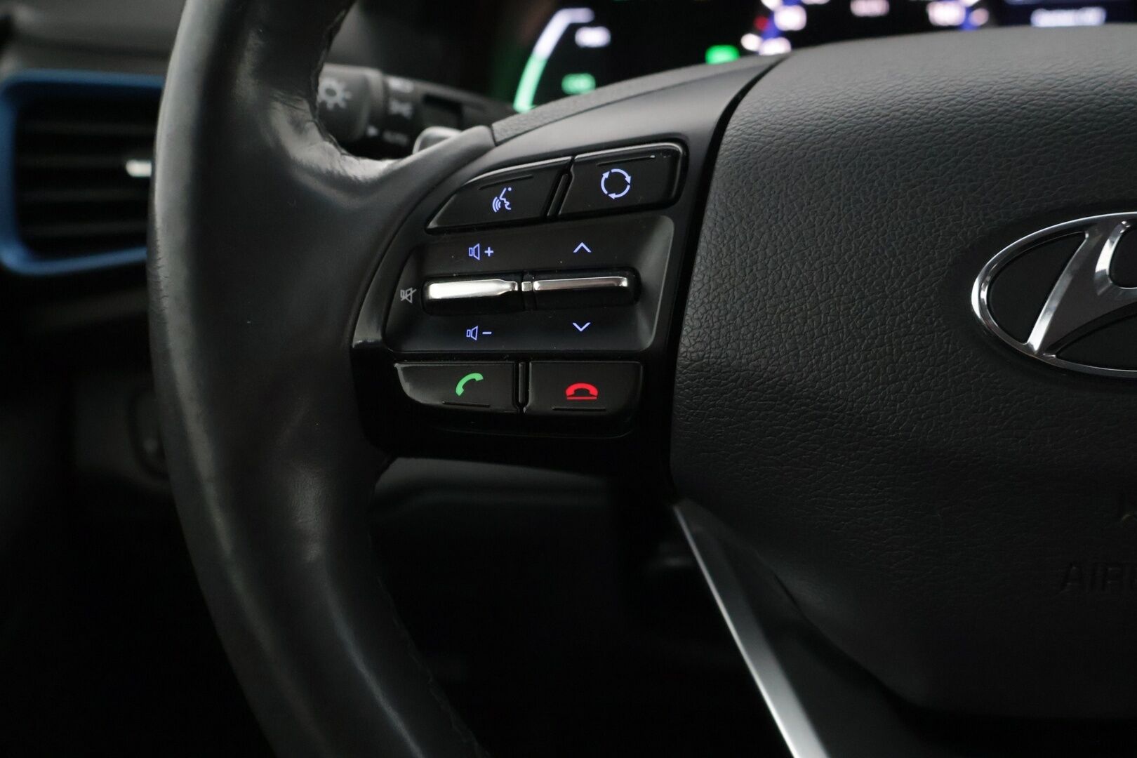 Hyundai IONIQ hybrid 2018 DCT Comfort * Adapt. Vakkari / P. Kamera / Läm.Ratti / Kaistavahti / Apple carplay / Android auto * - 2x Renkaat ja vanteet / Hyvä huoltohistoria / Suomi-auto *