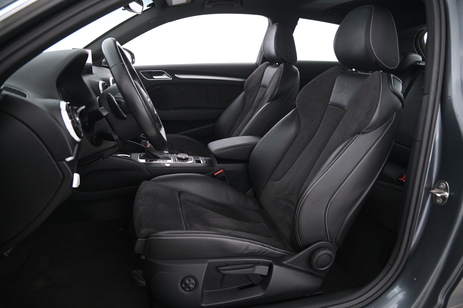 Audi S3 2013 2.0 TFSI Sportback 221 kW quattro S tronic - Juuri katsastettu & Huollettu | Bang & Olufsen | Panorama | BBS | Vähän ajettu