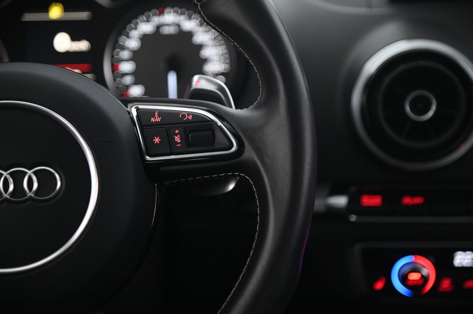 Audi S3 2013 2.0 TFSI Sportback 221 kW quattro S tronic - Juuri katsastettu & Huollettu | Bang & Olufsen | Panorama | BBS | Vähän ajettu