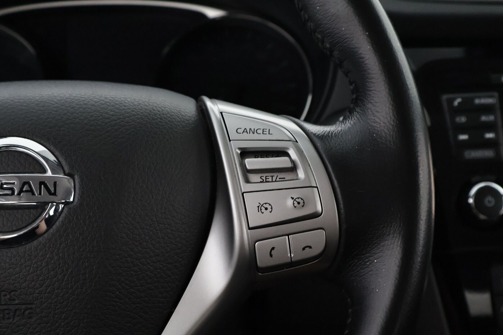 Nissan X-Trail 2015 dCi 130 Business 360 2WD Xtronic Vision Pack Technology Pack E6 - Suomiauto | Vetokoukku | 360-Kamera | BLIS | Vakkari | Metalliväri | Navi | Sähköluukku | Juuri tullut Tampereelle!