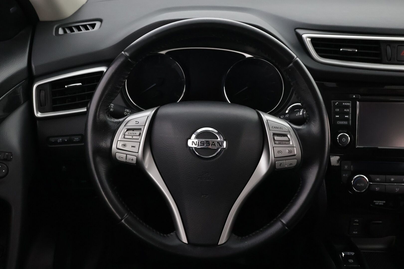 Nissan X-Trail 2015 dCi 130 Business 360 2WD Xtronic Vision Pack Technology Pack E6 - Suomiauto | Vetokoukku | 360-Kamera | BLIS | Vakkari | Metalliväri | Navi | Sähköluukku | Juuri tullut Tampereelle!