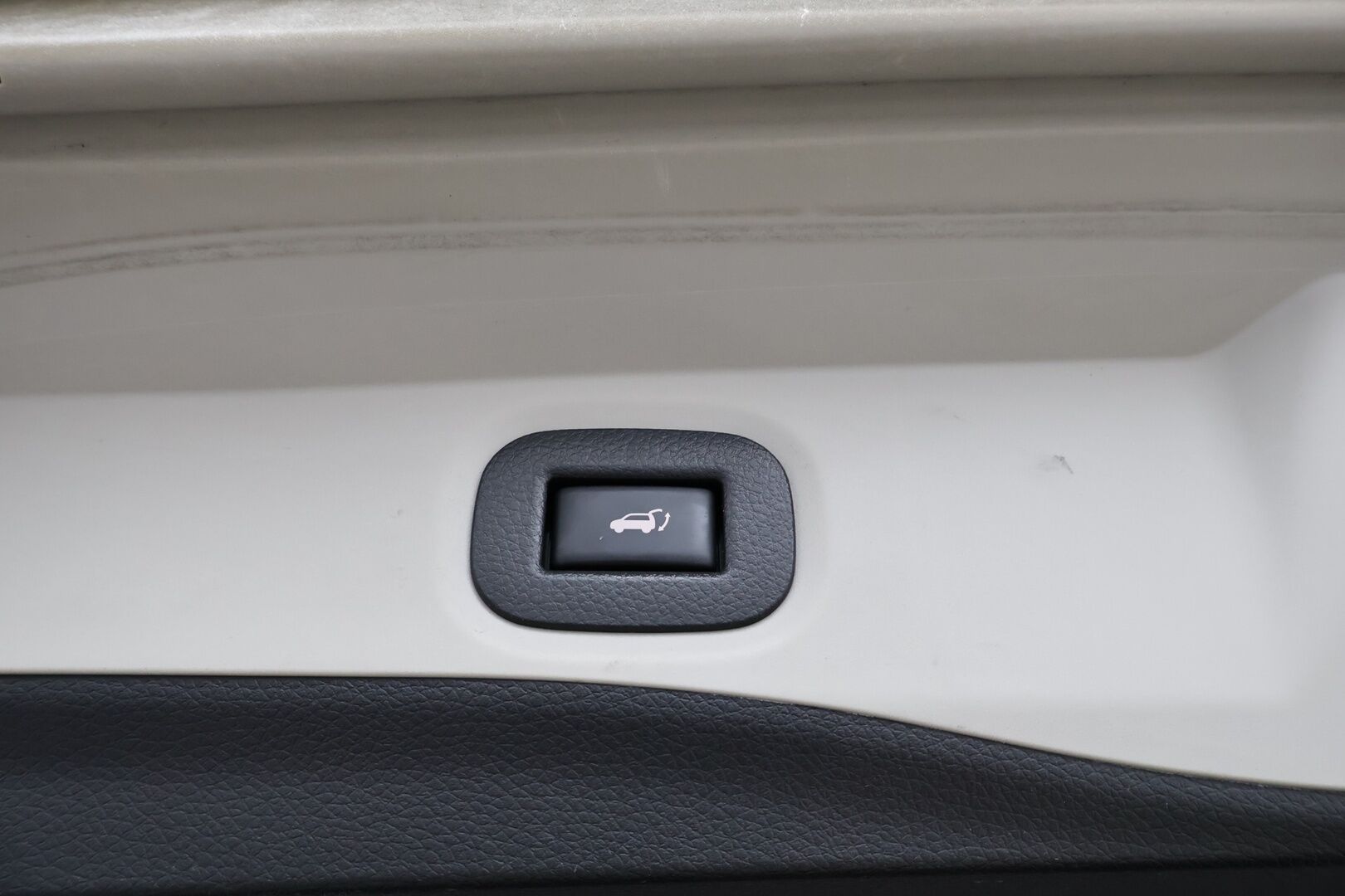 Nissan X-Trail 2015 dCi 130 Business 360 2WD Xtronic Vision Pack Technology Pack E6 - Suomiauto | Vetokoukku | 360-Kamera | BLIS | Vakkari | Metalliväri | Navi | Sähköluukku | Juuri tullut Tampereelle!