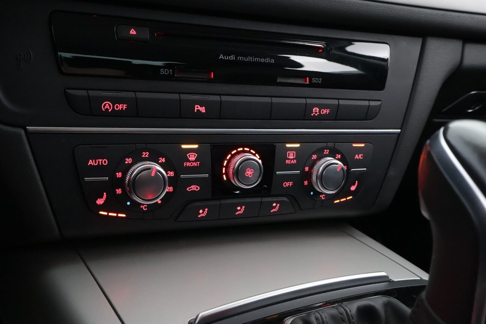 Audi A6 2016 Avant Business Sport 2,0 TDI 140 kW ultra S tronic * Vetokoukku / Nahka-Alcantara / Xenon / Audi Sound System / Vakkari - 2x Renkaat / Suomiauto / Juuri huollettu / Lohko & Sisäpistoke - HULLUT AVAJAISHULINAT KORKOTARJOUS 3,29 %