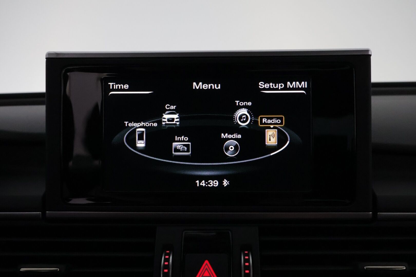 Audi A6 2016 Avant Business Sport 2,0 TDI 140 kW ultra S tronic * Vetokoukku / Nahka-Alcantara / Xenon / Audi Sound System / Vakkari - 2x Renkaat / Suomiauto / Juuri huollettu / Lohko & Sisäpistoke - HULLUT AVAJAISHULINAT KORKOTARJOUS 3,29 %