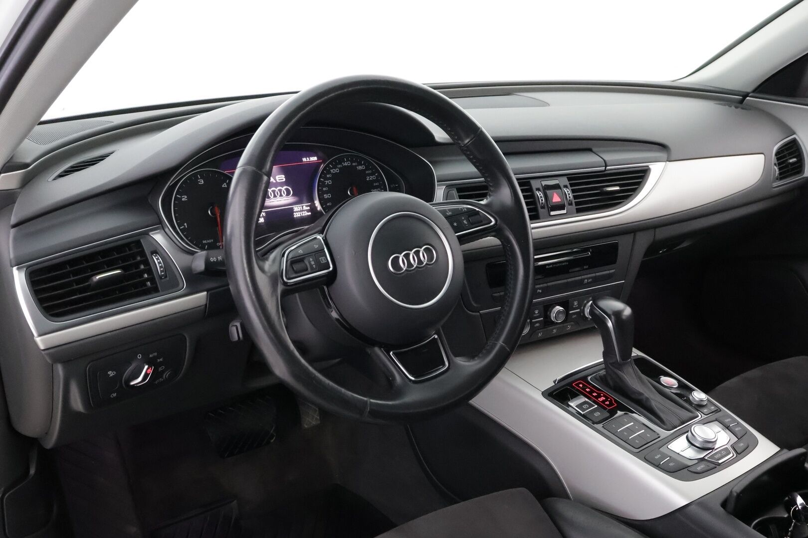 Audi A6 2016 Avant Business Sport 2,0 TDI 140 kW ultra S tronic * Vetokoukku / Nahka-Alcantara / Xenon / Audi Sound System / Vakkari - 2x Renkaat / Suomiauto / Juuri huollettu / Lohko & Sisäpistoke - HULLUT AVAJAISHULINAT KORKOTARJOUS 3,29 %