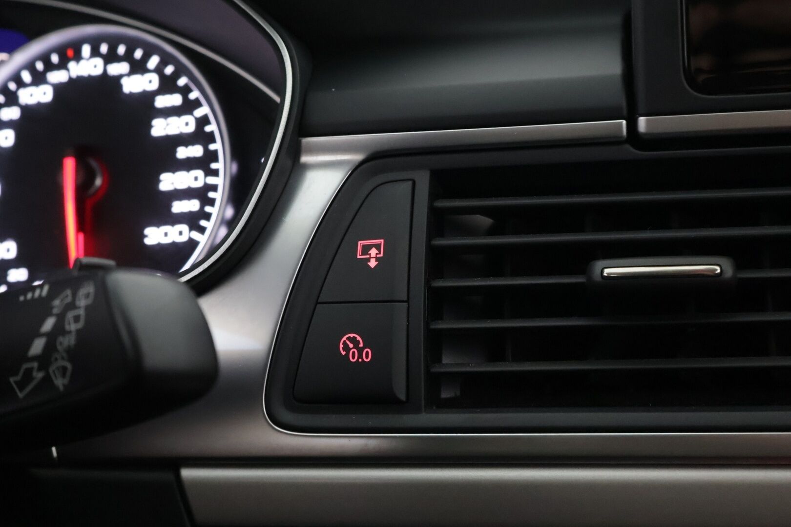 Audi A6 2016 Avant Business Sport 2,0 TDI 140 kW ultra S tronic * Vetokoukku / Nahka-Alcantara / Xenon / Audi Sound System / Vakkari - 2x Renkaat / Suomiauto / Juuri huollettu / Lohko & Sisäpistoke - HULLUT AVAJAISHULINAT KORKOTARJOUS 3,29 %