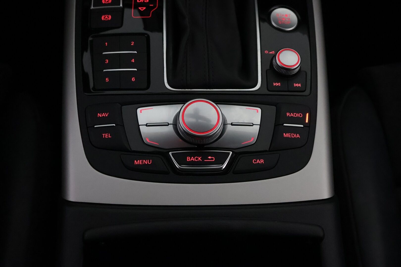 Audi A6 2016 Avant Business Sport 2,0 TDI 140 kW ultra S tronic * Vetokoukku / Nahka-Alcantara / Xenon / Audi Sound System / Vakkari - 2x Renkaat / Suomiauto / Juuri huollettu / Lohko & Sisäpistoke - HULLUT AVAJAISHULINAT KORKOTARJOUS 3,29 %