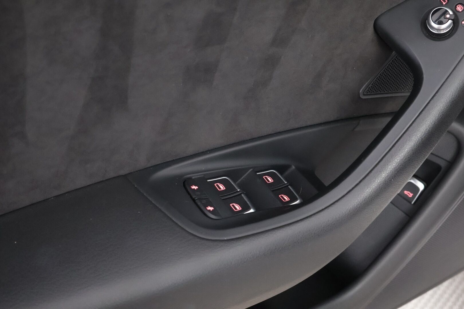 Audi A6 2016 Avant Business Sport 2,0 TDI 140 kW ultra S tronic * Vetokoukku / Nahka-Alcantara / Xenon / Audi Sound System / Vakkari - 2x Renkaat / Suomiauto / Juuri huollettu / Lohko & Sisäpistoke - HULLUT AVAJAISHULINAT KORKOTARJOUS 3,29 %