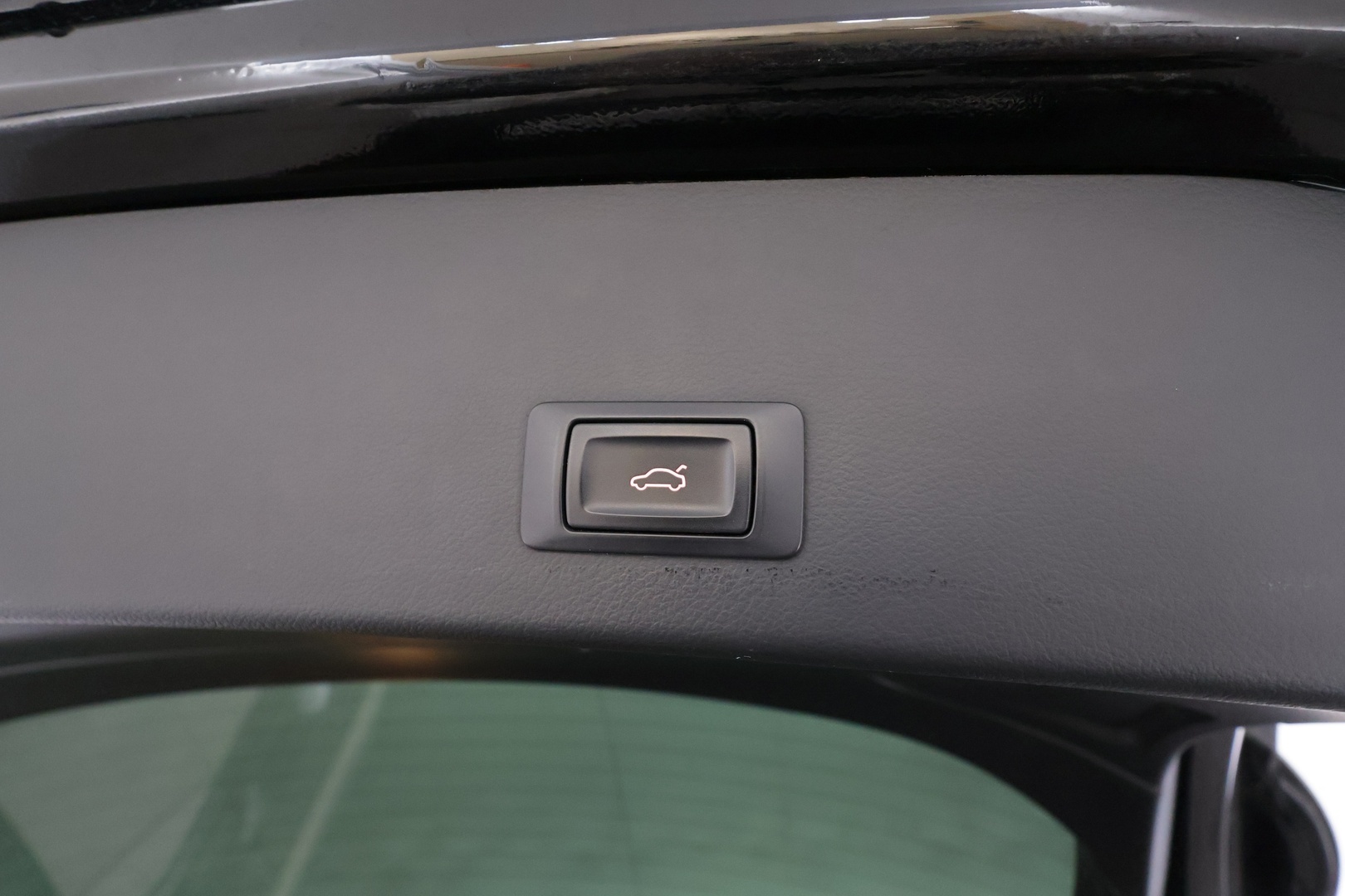 Audi A6 2016 Avant Business Sport 2,0 TDI 110 kW ultra S tronic * Koukku / Vakkari / Bluetooth / P.tutkat / Xenon / Sportpenkit * - Suomi-auto / Kahdet renkaat aluvanteilla - HULLUT AVAJAISHULINAT KORKOTARJOUS 3,29 %