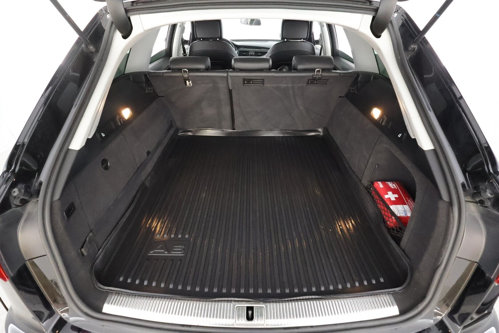 Audi A6 2016 Avant Business Sport 2,0 TDI 110 kW ultra S tronic * Koukku / Vakkari / Bluetooth / P.tutkat / Xenon / Sportpenkit * - Suomi-auto / Kahdet renkaat aluvanteilla - HULLUT AVAJAISHULINAT KORKOTARJOUS 3,29 %