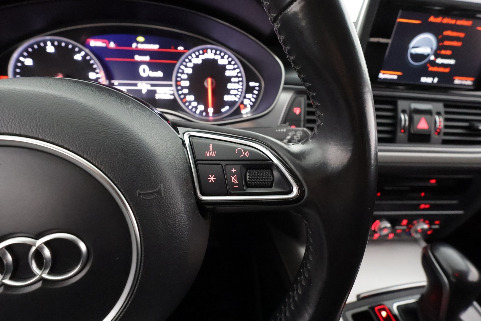 Audi A6 2016 Avant Business Sport 2,0 TDI 110 kW ultra S tronic * Koukku / Vakkari / Bluetooth / P.tutkat / Xenon / Sportpenkit * - Suomi-auto / Kahdet renkaat aluvanteilla - HULLUT AVAJAISHULINAT KORKOTARJOUS 3,29 %