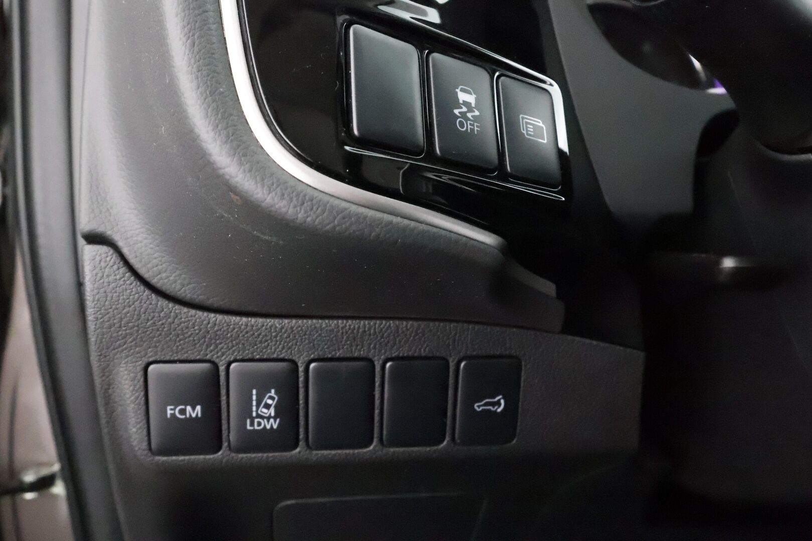 Mitsubishi Outlander 2016 2,2 DI-D Instyle NAVI AT 4WD 7P Business * ACC / P.kamera / Koukku / Webasto / Sähköpenkki * - Suomi-auto / Kahdet renkaat aluvanteilla - HULLU BLACKWEEK KORKOTARJOUS 2,49%