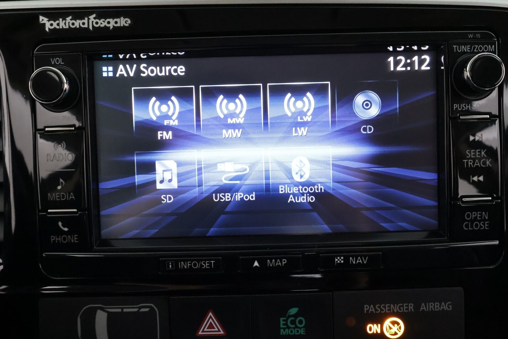 Mitsubishi Outlander 2016 2,2 DI-D Instyle NAVI AT 4WD 7P Business * ACC / P.kamera / Koukku / Webasto / Sähköpenkki * - Suomi-auto / Kahdet renkaat aluvanteilla - HULLU BLACKWEEK KORKOTARJOUS 2,49%