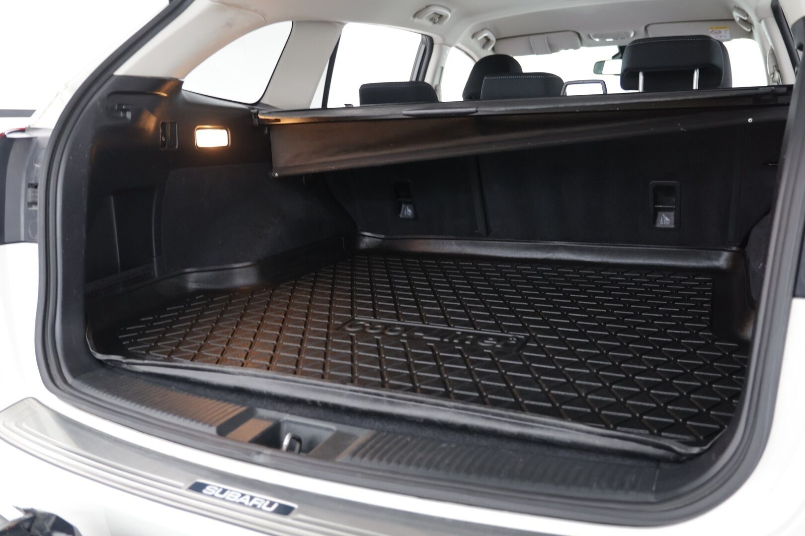 Subaru Levorg 2016 1,6i GT CVT / Neliveto / Vetokoukku / Vakkari / Täydellinen huoltokirja - Juuri saapunut / Hyvin huollettu yksilö / Neliveto - HULLUT AVAJAISHULINAT KORKOTARJOUS 3,29 %