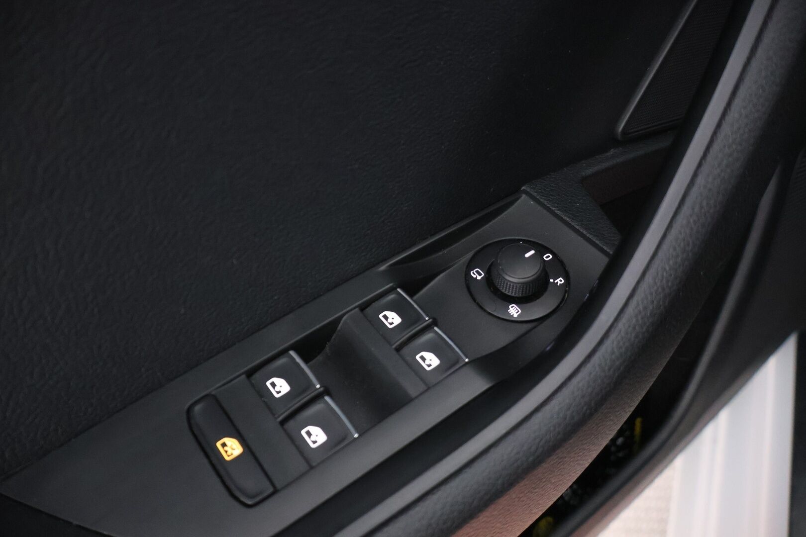 Skoda Superb 2016 Combi 2,0 TDI 190 Style DSG Autom. *YritysOutlet - Myydään vain yrityksille* - *YritysOutlet - Myydään vain yrityksille*