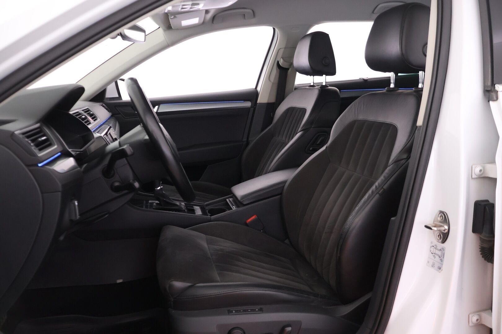 Skoda Superb 2016 Combi 2,0 TDI 190 Style DSG Autom. *YritysOutlet - Myydään vain yrityksille* - *YritysOutlet - Myydään vain yrityksille*