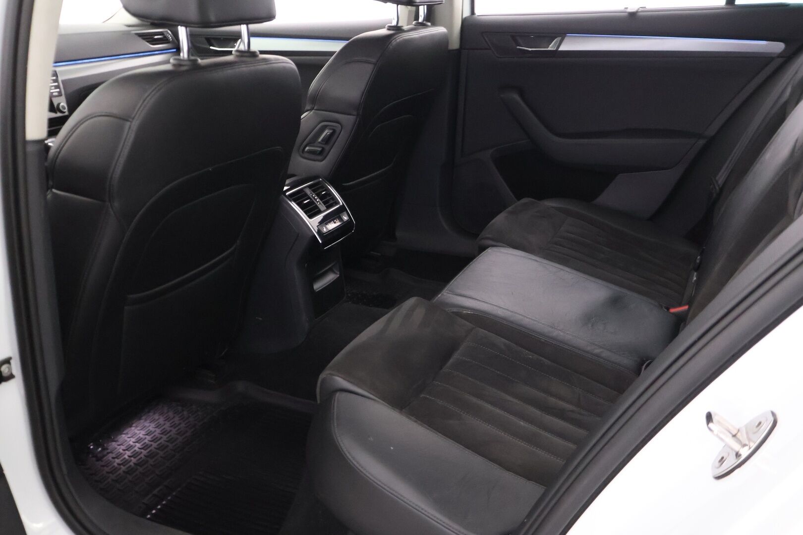 Skoda Superb 2016 Combi 2,0 TDI 190 Style DSG Autom. *YritysOutlet - Myydään vain yrityksille* - *YritysOutlet - Myydään vain yrityksille*