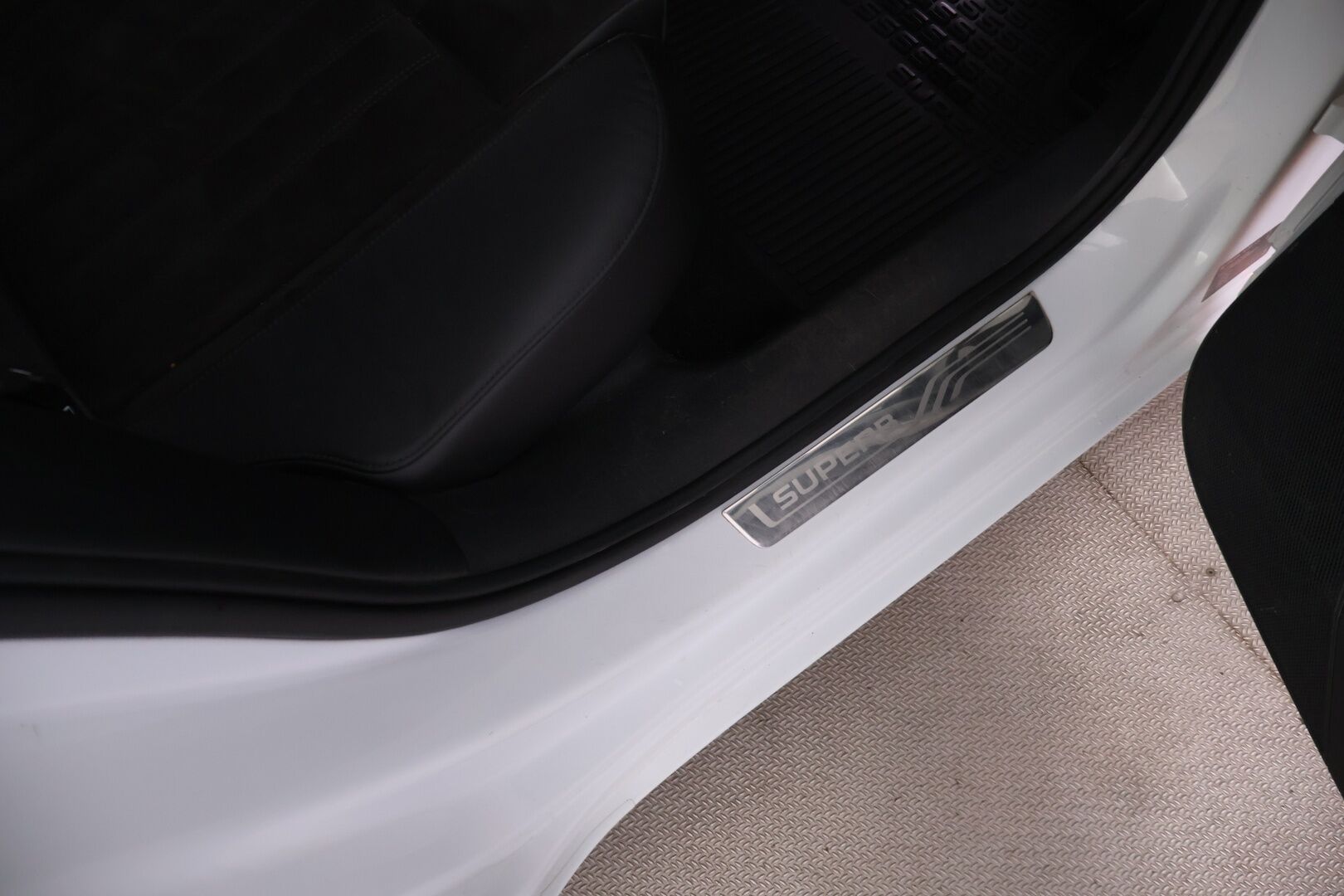 Skoda Superb 2016 Combi 2,0 TDI 190 Style DSG Autom. *YritysOutlet - Myydään vain yrityksille* - *YritysOutlet - Myydään vain yrityksille*