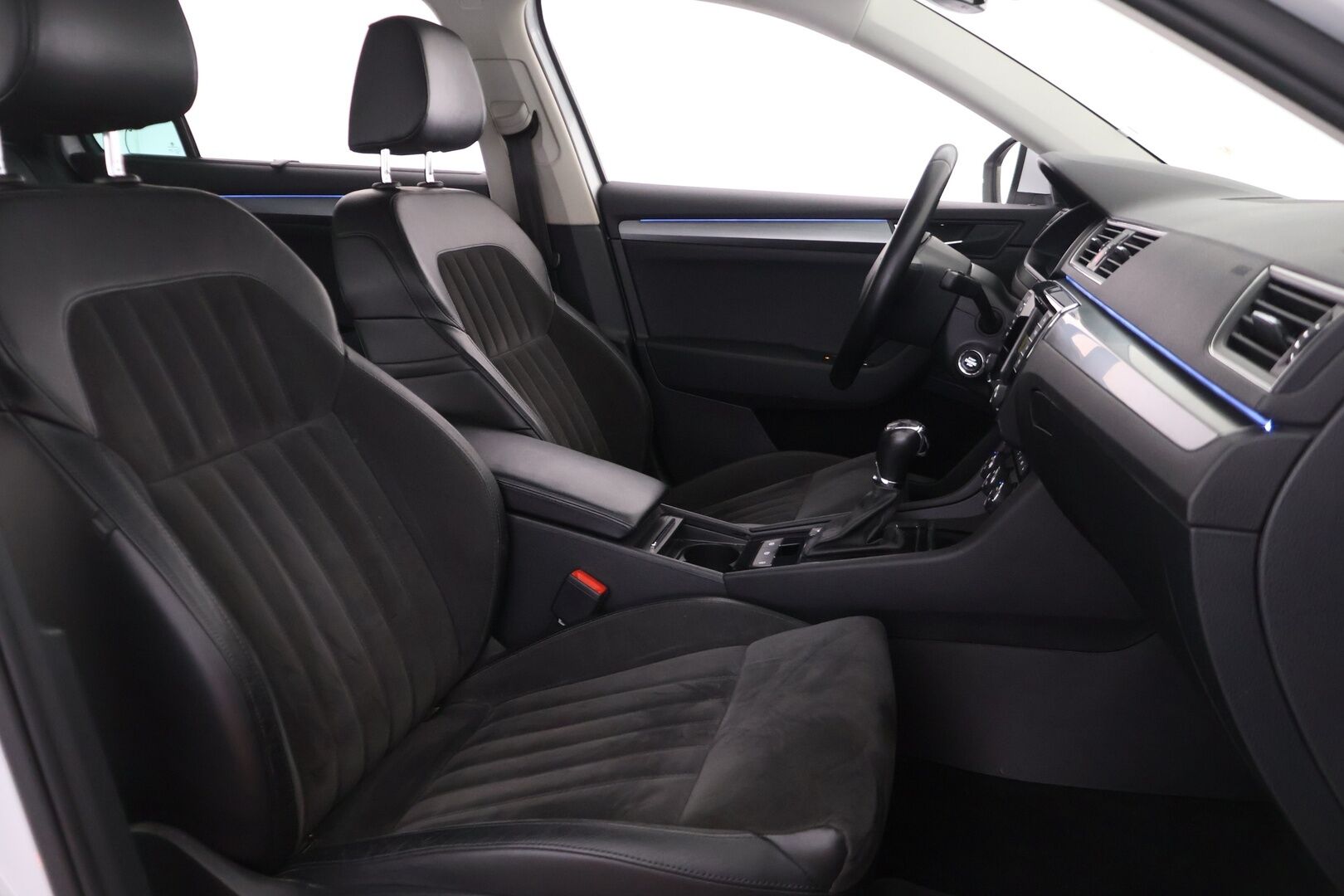 Skoda Superb 2016 Combi 2,0 TDI 190 Style DSG Autom. *YritysOutlet - Myydään vain yrityksille* - *YritysOutlet - Myydään vain yrityksille*