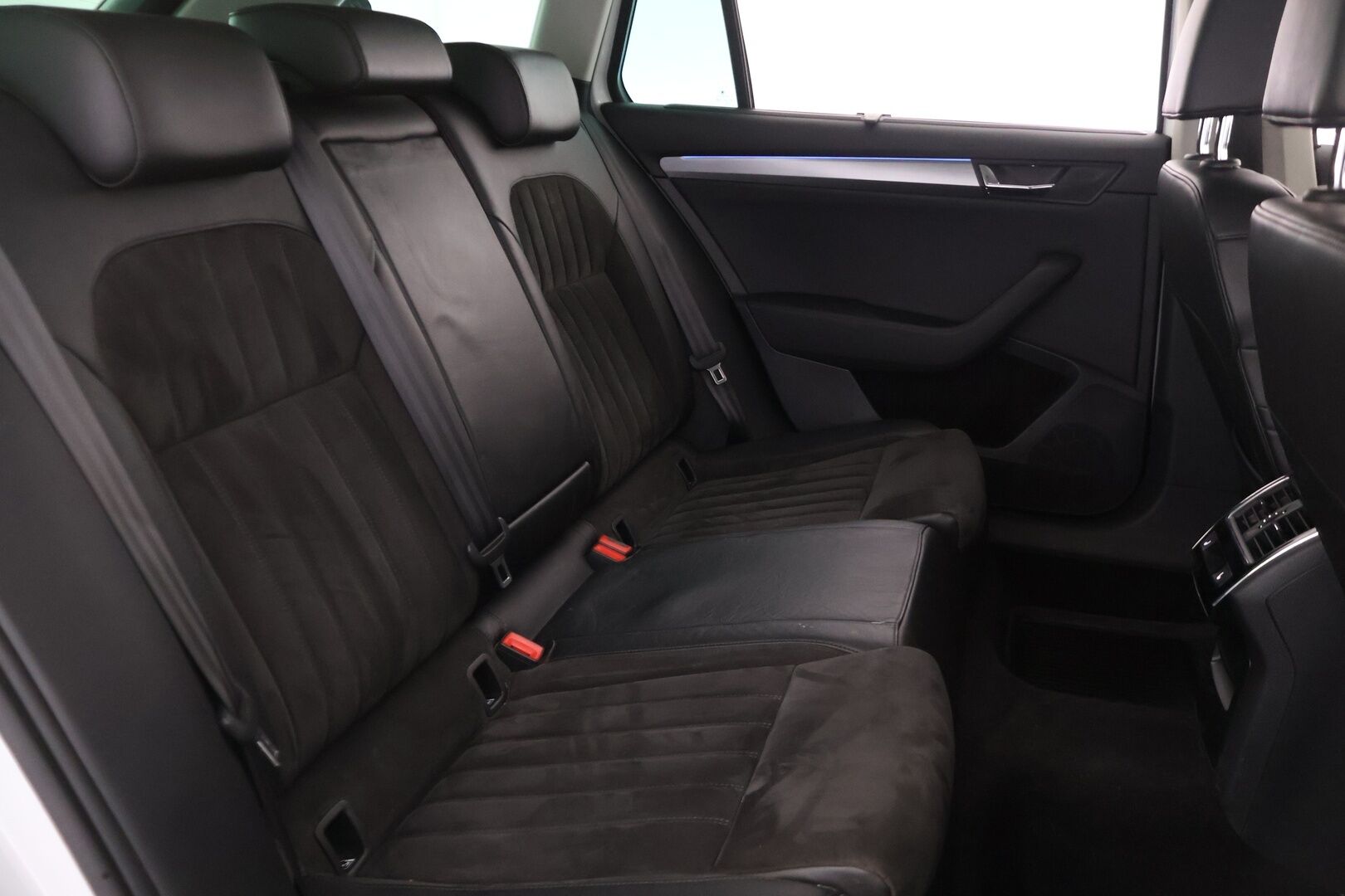 Skoda Superb 2016 Combi 2,0 TDI 190 Style DSG Autom. *YritysOutlet - Myydään vain yrityksille* - *YritysOutlet - Myydään vain yrityksille*