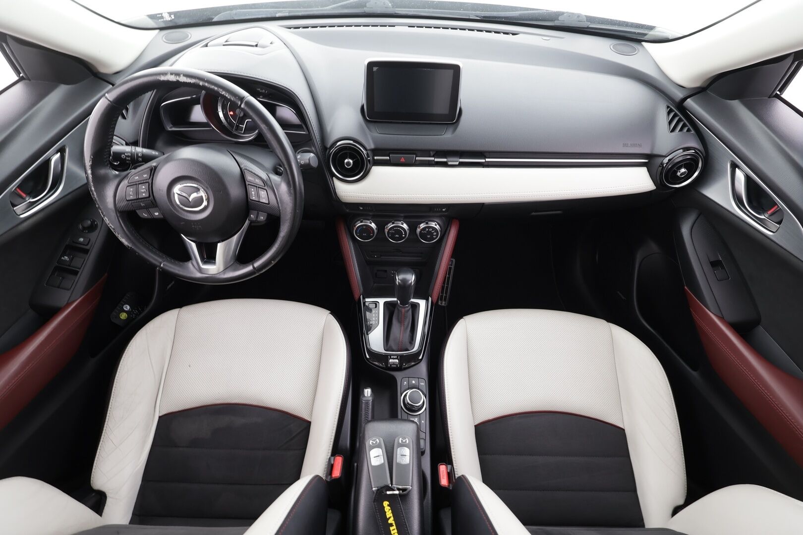 Mazda CX-3 2016 2,0 (120) SKYACTIV-G Luxury Plus 6AT ED2 - | ACC | HUD | BOSE | Nahka-alcantara | P.kamera | BSM | Kaistavahti | Navi | BT | Keyless | LED | Aut. pitkät | 2x renkaat aluin |